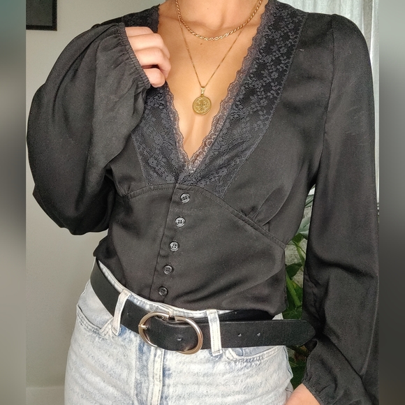 Stunning 🥰 Buffalo Silky Laced Blouse Top - Picture 1 of 4